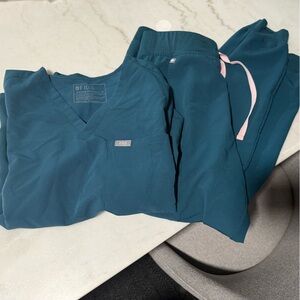 FIGS Caribbean Blue Catarina Top & Zamora Pants